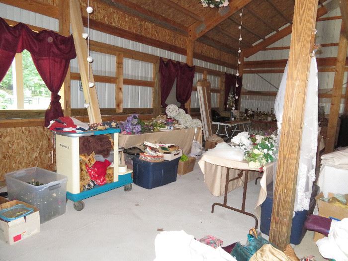 lots of wedding decor!!