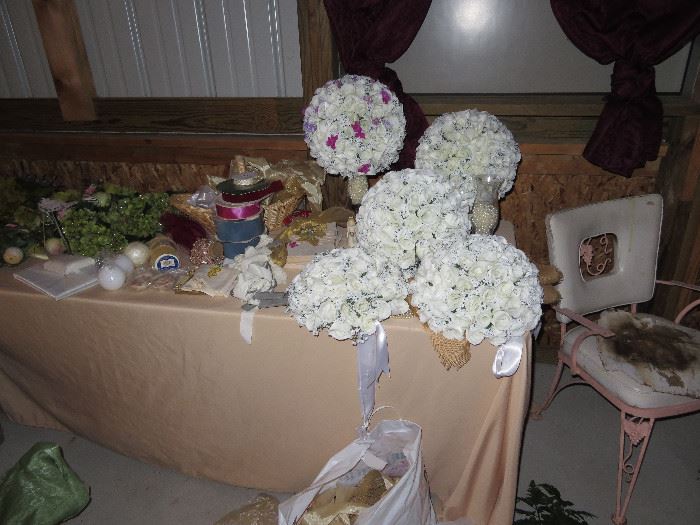 wedding stuff, table centerpieces, ribbons