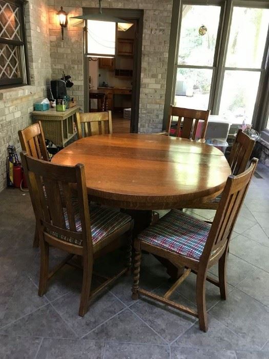 #1	Wood Pedistal Barley Twist Oblong Table w/6 chairs   48-60x48x30	 $275.00 
