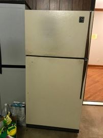 #114	garage refrigerator GE 21cu frost free	 $75.00 
