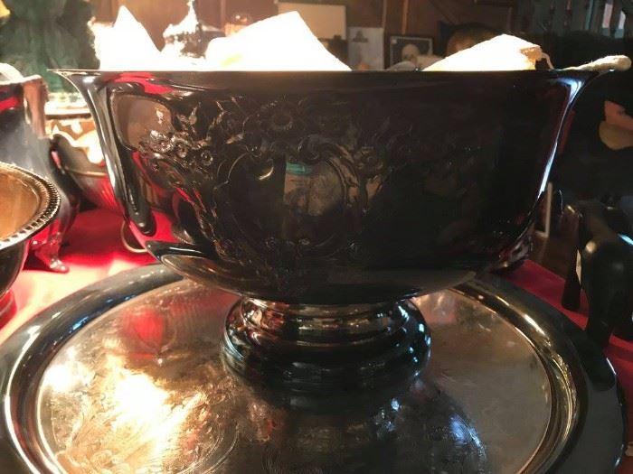 #190	Oneida Silverplate Punch Bowl Set w/spoon , 12 cups and Tray	 $100.00 
