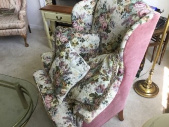 TAPESTRY-STYLE WING BACK CHAIR