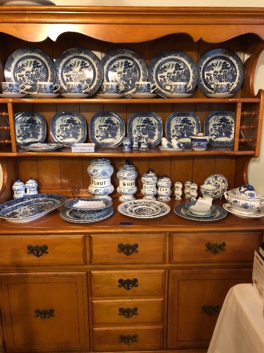 Blue Willow patterned dishware
