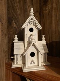 Wood decorative birdhouse