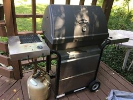 Nice gas grill by Char-Broil