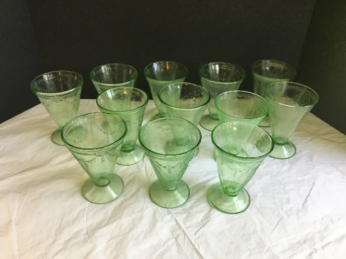 Depression Glass Green Serving Dishes   https://ctbids.com/#!/description/share/32382