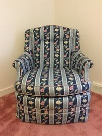 Upholstered Chair https://ctbids.com/#!/description/share/32424