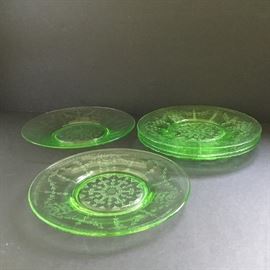 5 Green Plates, Depression Glass       https://ctbids.com/#!/description/share/32405