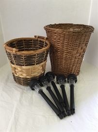 2 Wicker Baskets & 5 Solar Yard Lights     https://ctbids.com/#!/description/share/32454