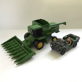 John Deere “Titan” Child’s Harvester Toy & Army Vehicle         https://ctbids.com/#!/description/share/32503