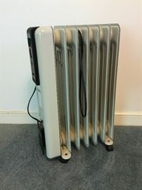 Delonghi Space Heater        https://ctbids.com/#!/description/share/32433