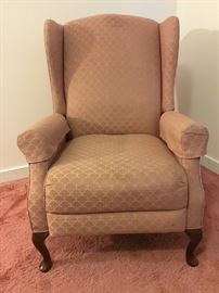 Upholstered Wing Back Arm Chair Recliner
        https://ctbids.com/#!/description/share/32436