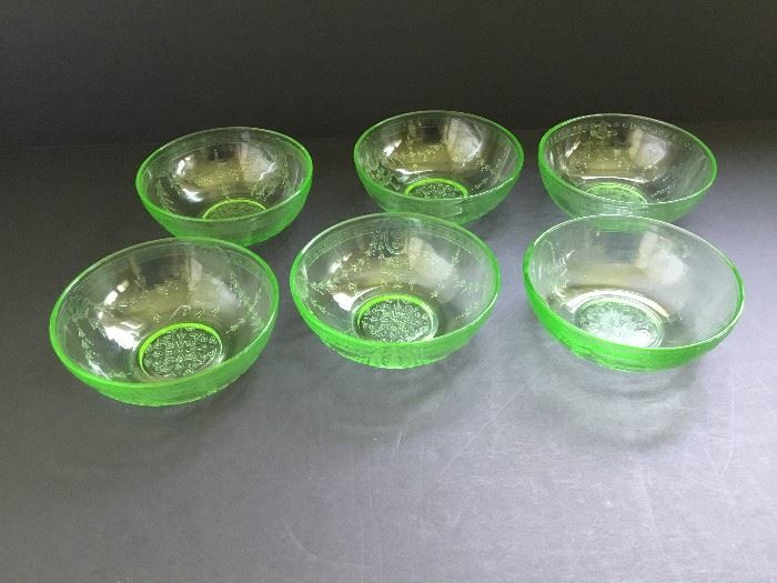 6 Green Bowls, Depression Glass     https://ctbids.com/#!/description/share/32440