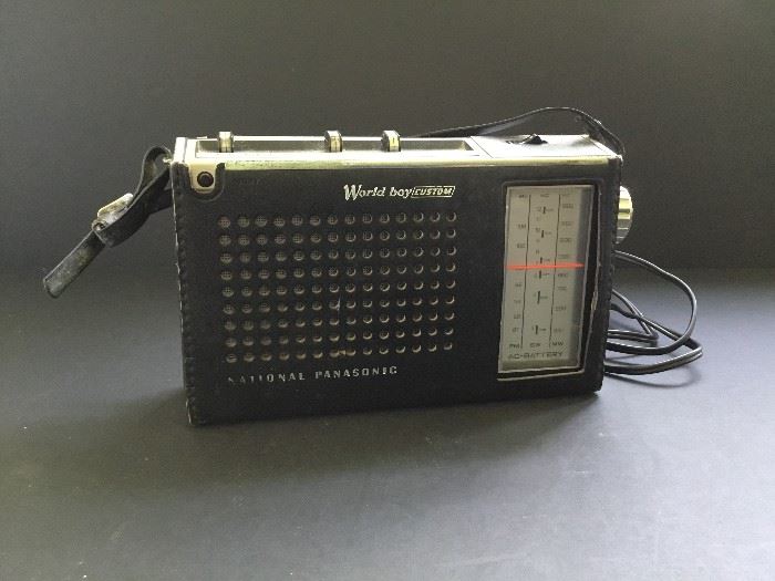 National Panasonic, Battery Portable Radio   https://ctbids.com/#!/description/share/32447