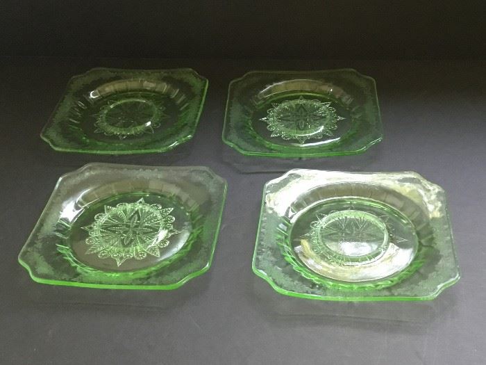 4 Green Depression Glass Square Plates       https://ctbids.com/#!/description/share/32444