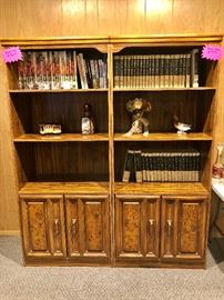 SET OF 2 BOOKCASES WITH CABINETS