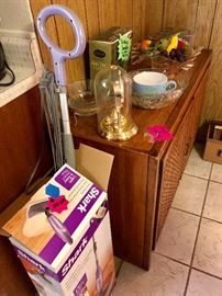 VACUUM CLEANERS / SHARK VACUUM WITH ORIGINAL BOX / HUTCH WITH CABINETS & DRAWERS