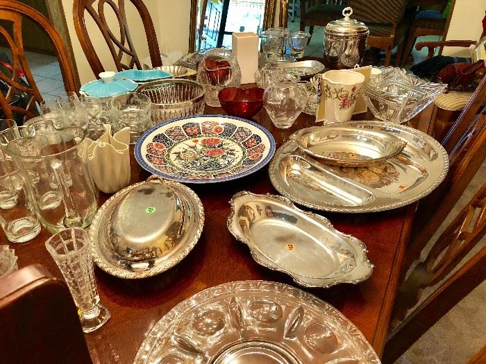 SILVER PLATTERS & TRAYS