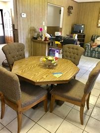 SOLID WOOD TABLE WITH 4 CHAIRS