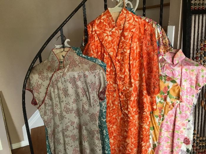 Vintage Chinese Silk Ladies clothing, very good condition