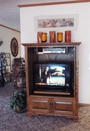 Oak TV stand & Visio 31" flat screen TV
