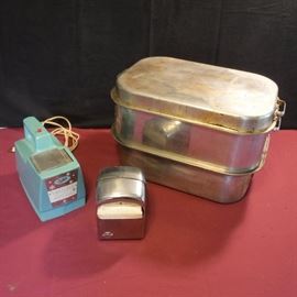 Vintage Kitchen    http://www.ctonlineauctions.com/detail.asp?id=739825