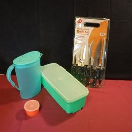 Tupperware and Knives       http://www.ctonlineauctions.com/detail.asp?id=739827