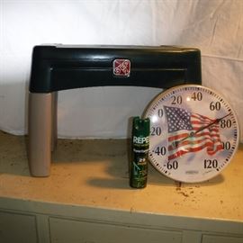 Step 2 Bench and Thermometer      http://www.ctonlineauctions.com/detail.asp?id=739847       