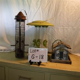  Bird Feeders            http://www.ctonlineauctions.com/detail.asp?id=739864