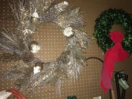 Decorative wreaths (more) + flags