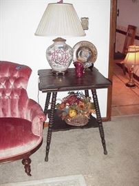 Another view of the table with lamp and other accessories