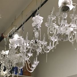 Set of 4 chandeliers in two sizes