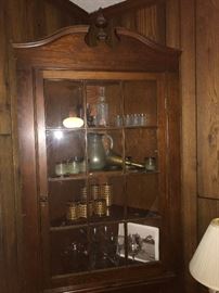 Corner cabinet, bar glasses