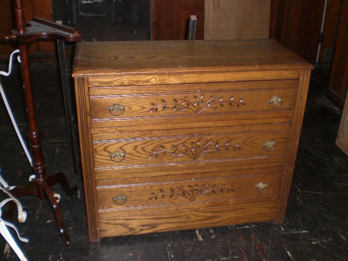 oak spoon carved chest c.1870