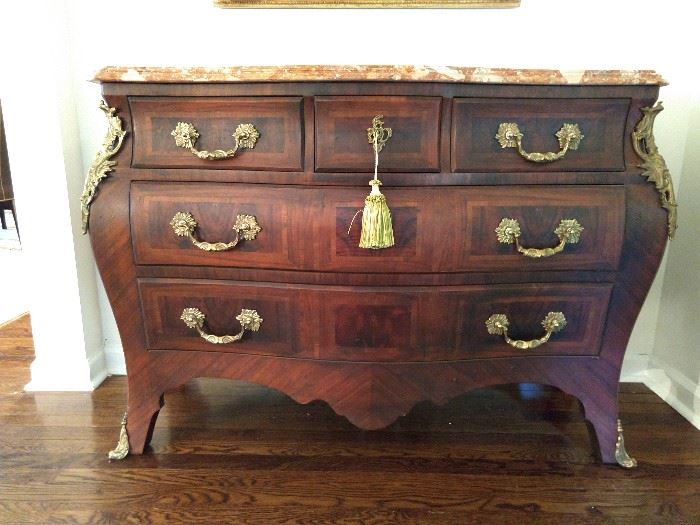 Vintage Hekman (Grand Rapids, MI) 5-drawer inlaid wood French chest, with bronze mounts and marble top.