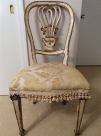 Cute vintage French chair, perfect for the inner princess in you.