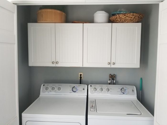 Great cabinets (match those in kitchen)