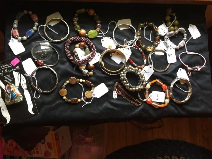 LOTS of jewelry!!