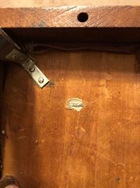 Paragon maker of musical table