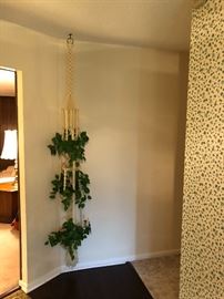 Macrame plant hanger