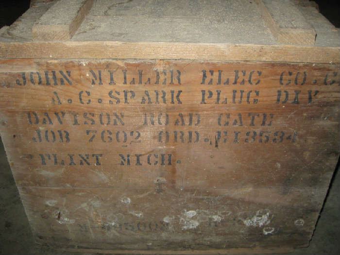 Flint / Davison  AC spark plug wood shipping box