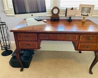 Henredon Folio-Four Writing Desk with Drawers