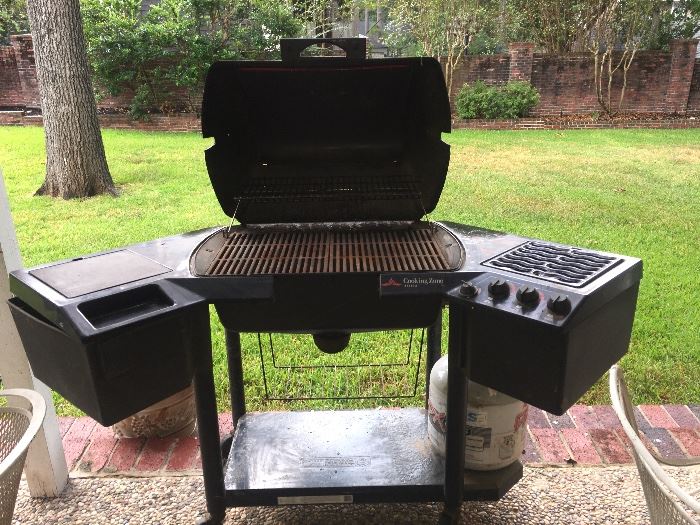 Char-Broil Grill with Side Burner, Chopping Block and Propane Tank