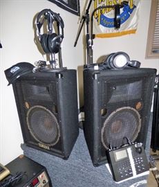 Yamaha speakers, Mike stands,