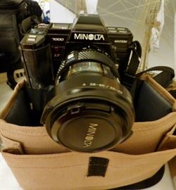 Minolta 7000 MAXXUM camera with case