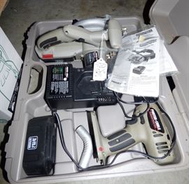 Porter-Cable drill, battery pack, charger & saw in case