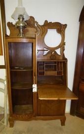Oak secretary/bookcase (as is-no glass or mirror)
