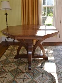 Manheim Ruseau table