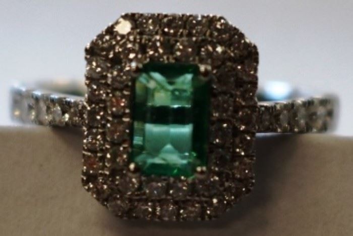14KT white gold emerald and diamond ring