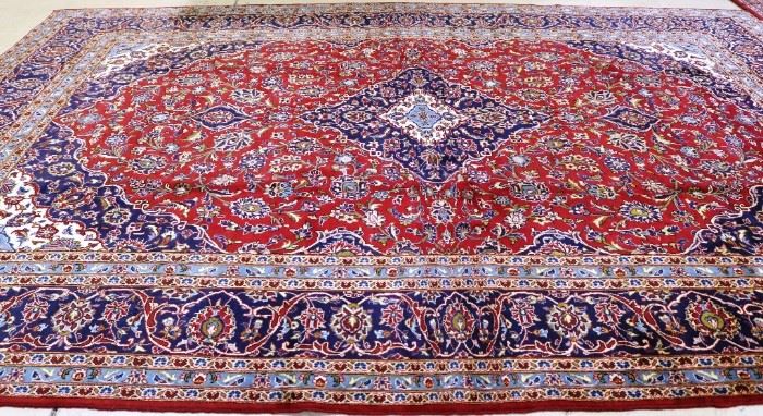 9'9" x 13'7" Antique Persian rug